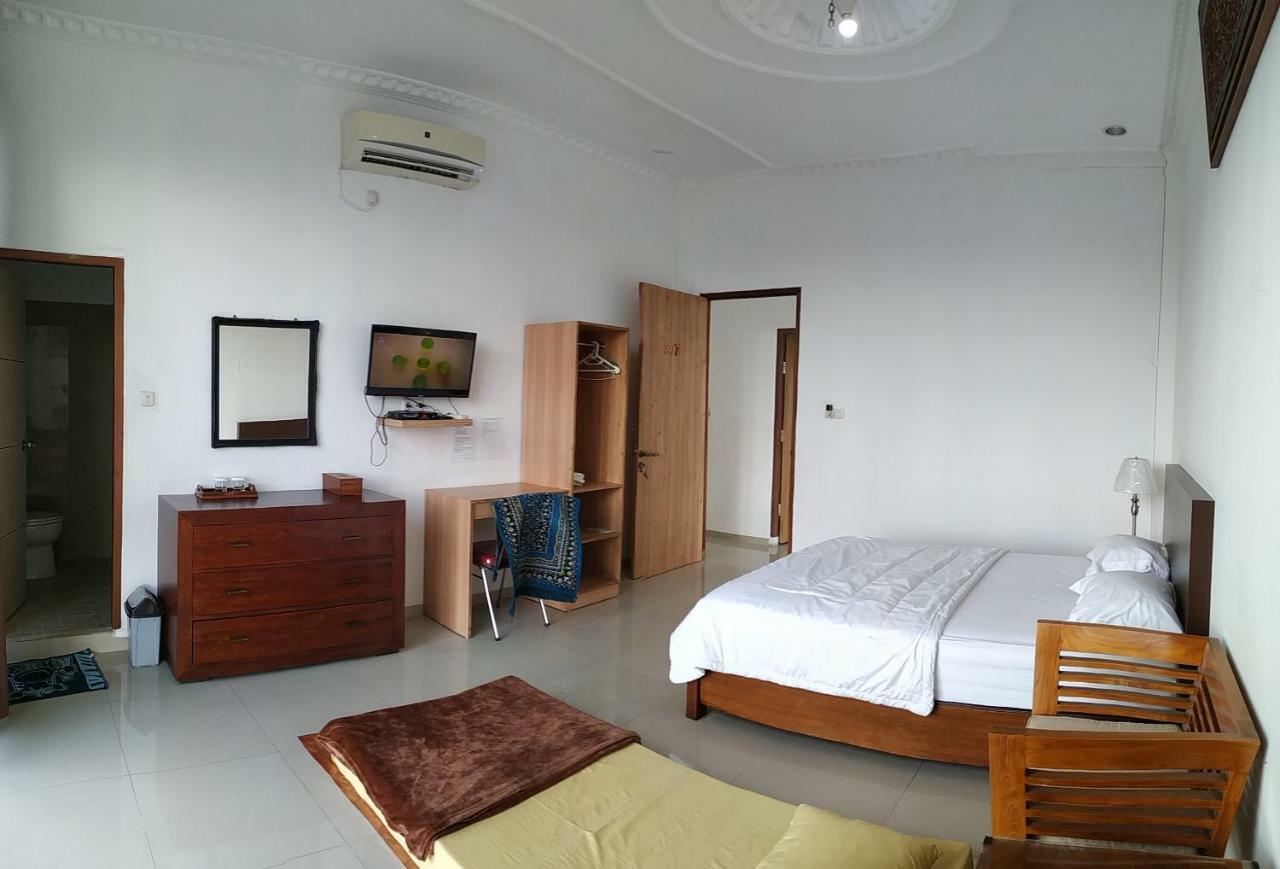 RedDoorz Syariah near Lahat Station Bagian luar foto