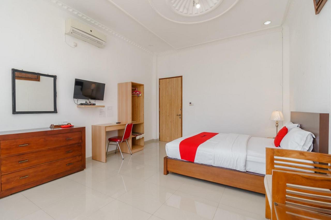 RedDoorz Syariah near Lahat Station Bagian luar foto